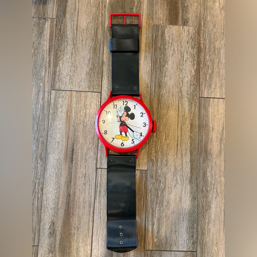 Mickey Mouse Watch Wall Cloth